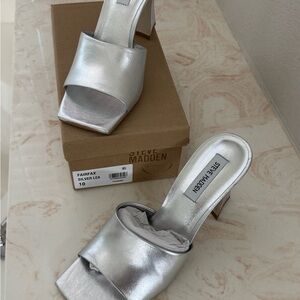 Steve Madden Silver Mules with Square Toe and Slip-On Design
